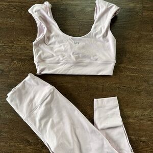 SET Active Light Pink Leggings and Top Set